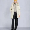 Chaqueta 3Q con ribete de piel de oveja Nyluxe Chelia Chaqueta 3Q con ribete de piel de oveja Nyluxe Chelia