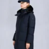 Chaqueta 3Q con ribete de piel de oveja Nyluxe Chelia Chaqueta 3Q con ribete de piel de oveja Nyluxe Chelia
