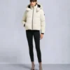 Chaqueta acolchada con ribete de piel de oveja Nyluxe Misti Chaqueta acolchada con ribete de piel de oveja Nyluxe Misti