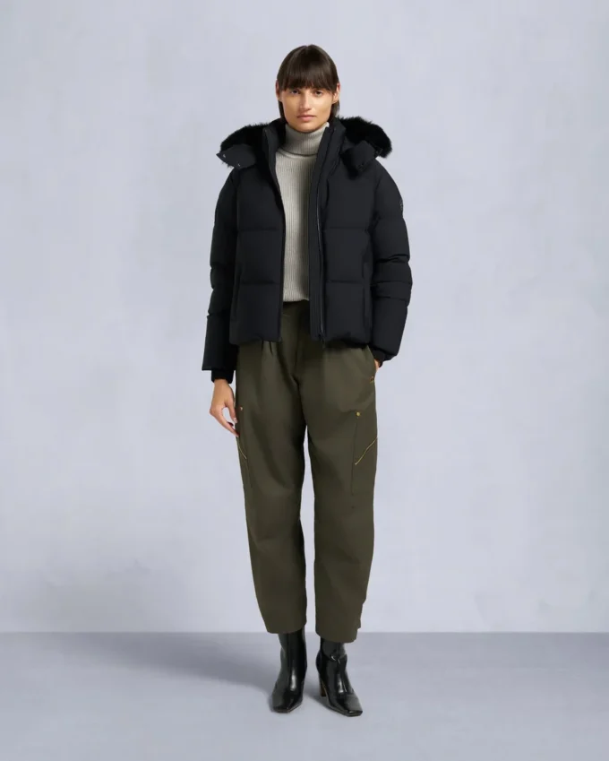 Chaqueta acolchada con ribete de piel de oveja Nyluxe Misti Chaqueta acolchada con ribete de piel de oveja Nyluxe Misti