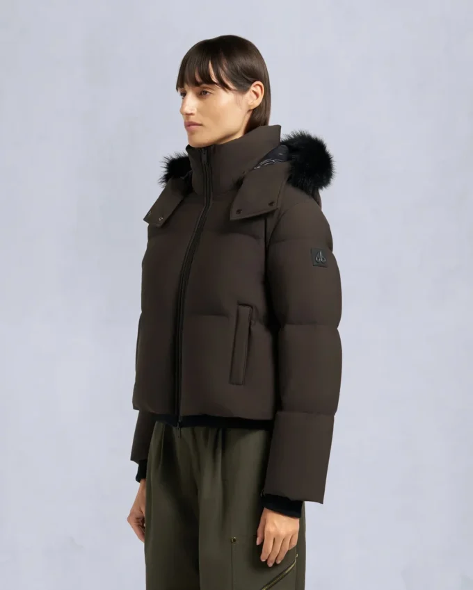Chaqueta acolchada con ribete de piel de oveja Nyluxe Misti Chaqueta acolchada con ribete de piel de oveja Nyluxe Misti