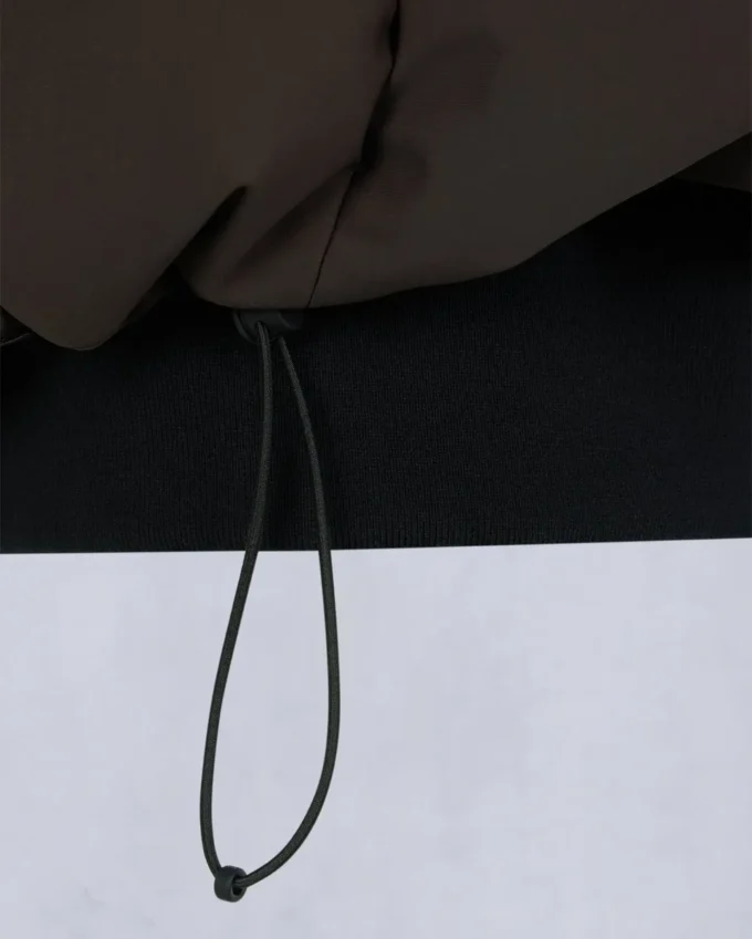 Chaqueta acolchada con ribete de piel de oveja Nyluxe Misti Chaqueta acolchada con ribete de piel de oveja Nyluxe Misti