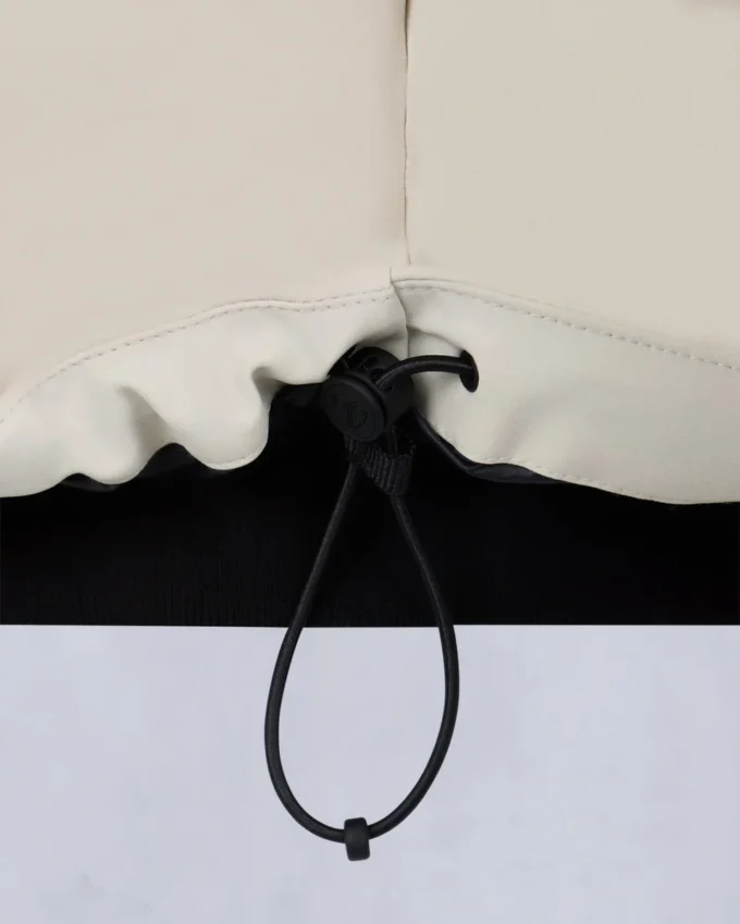 Chaqueta acolchada con ribete de piel de oveja Nyluxe Misti Chaqueta acolchada con ribete de piel de oveja Nyluxe Misti