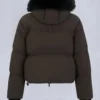 Chaqueta acolchada con ribete de piel de oveja Nyluxe Misti Chaqueta acolchada con ribete de piel de oveja Nyluxe Misti