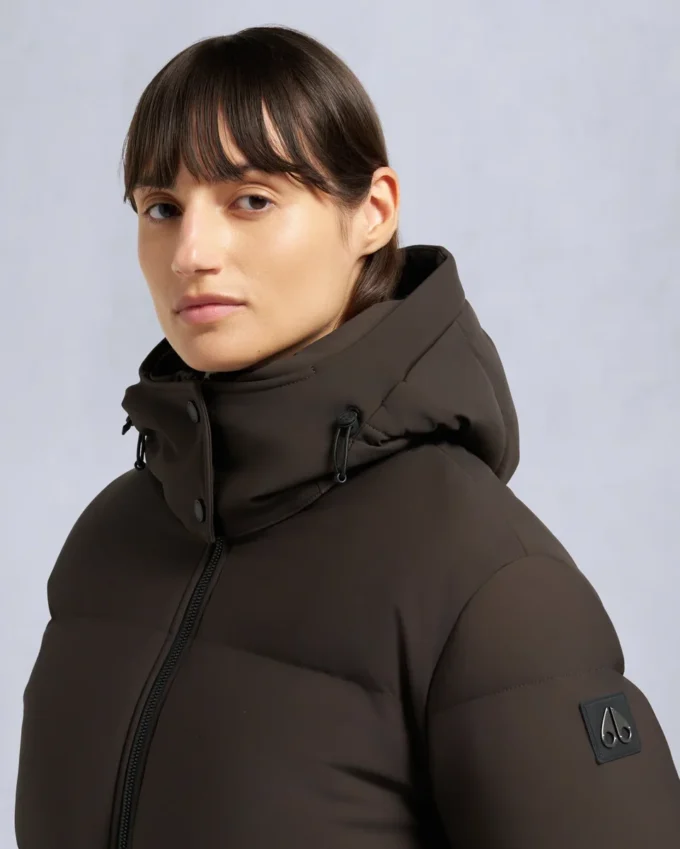 Chaqueta acolchada con ribete de piel de oveja Nyluxe Misti Chaqueta acolchada con ribete de piel de oveja Nyluxe Misti