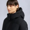Chaqueta acolchada con ribete de piel de oveja Nyluxe Misti Chaqueta acolchada con ribete de piel de oveja Nyluxe Misti
