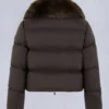 Chaqueta acolchada corta con ribete de piel de oveja Belle Dune Chaqueta acolchada corta con ribete de piel de oveja Belle Dune