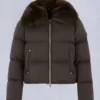 Chaqueta acolchada corta con ribete de piel de oveja Belle Dune Chaqueta acolchada corta con ribete de piel de oveja Belle Dune