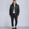 Chaqueta bomber con ribete de piel de oveja Chaqueta bomber con ribete de piel de oveja