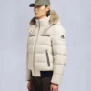 Chaqueta bomber con ribete de piel de oveja Chaqueta bomber con ribete de piel de oveja