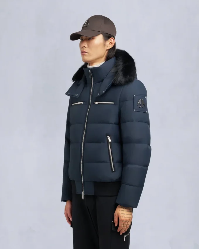 Chaqueta bomber con ribete de piel de oveja Chaqueta bomber con ribete de piel de oveja