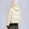 Chaqueta bomber con ribete de piel de oveja Chaqueta bomber con ribete de piel de oveja