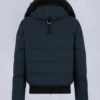 Chaqueta bomber con ribete de piel de oveja Chaqueta bomber con ribete de piel de oveja