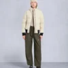 Chaqueta bomber con ribete de piel de oveja Chaqueta bomber con ribete de piel de oveja