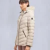 Chaqueta con ribete de piel de oveja Roselawn Chaqueta con ribete de piel de oveja Roselawn