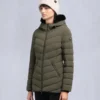 Chaqueta con ribete de piel de oveja Roselawn Chaqueta con ribete de piel de oveja Roselawn