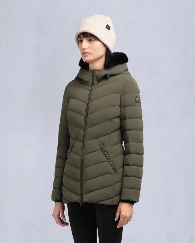 Chaqueta con ribete de piel de oveja Roselawn Chaqueta con ribete de piel de oveja Roselawn