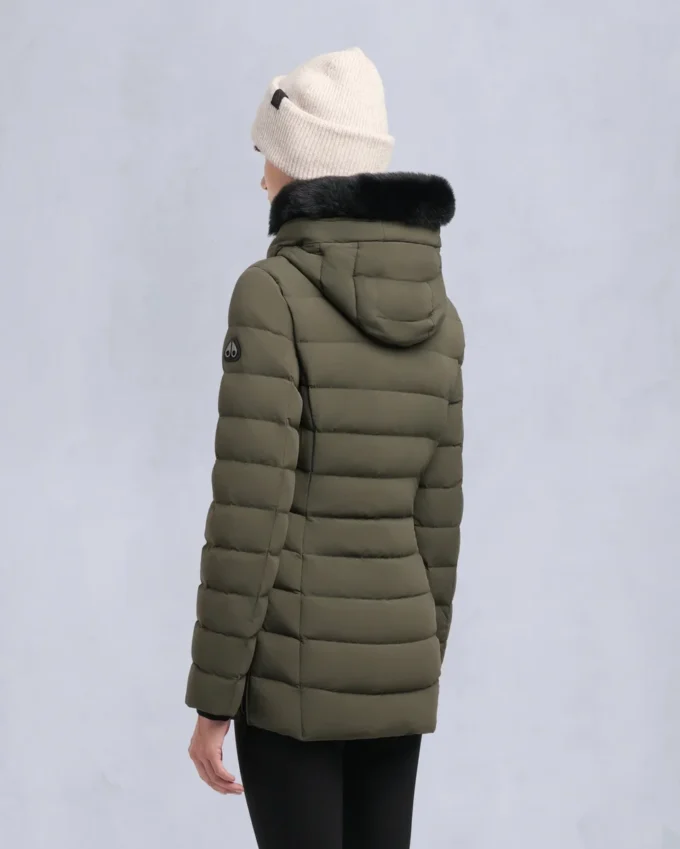 Chaqueta con ribete de piel de oveja Roselawn Chaqueta con ribete de piel de oveja Roselawn