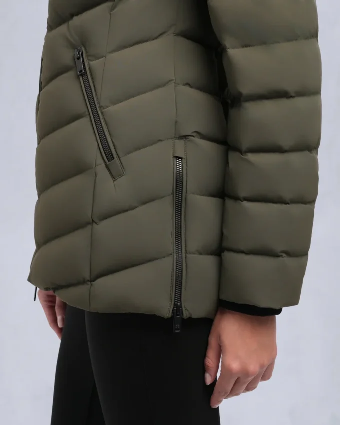 Chaqueta con ribete de piel de oveja Roselawn Chaqueta con ribete de piel de oveja Roselawn