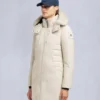 Parka con ribete de piel de oveja Parka con ribete de piel de oveja