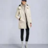 Parka con ribete de piel de oveja Parka con ribete de piel de oveja