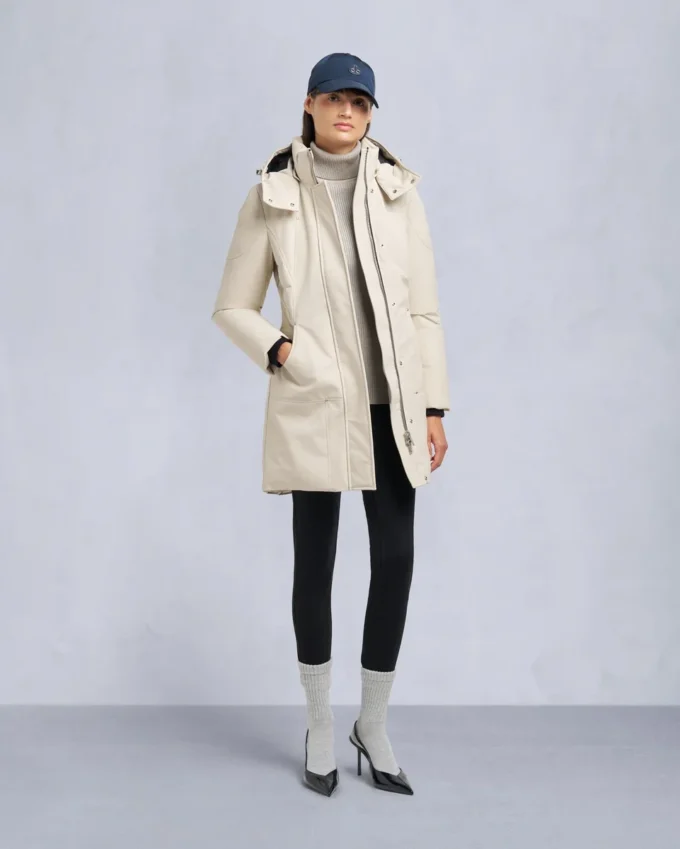 Parka con ribete de piel de oveja Parka con ribete de piel de oveja