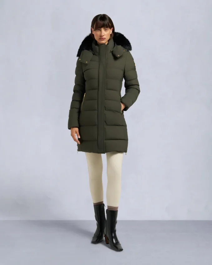 Parka con ribete de piel de oveja Nyluxe Watershed de la serie Gold Parka con ribete de piel de oveja Nyluxe Watershed de la serie Gold