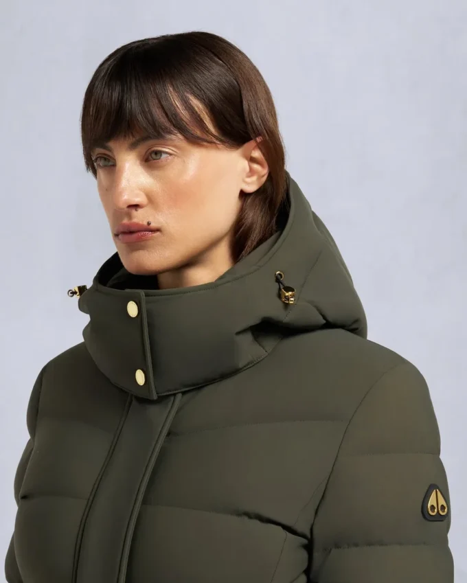 Parka con ribete de piel de oveja Nyluxe Watershed de la serie Gold Parka con ribete de piel de oveja Nyluxe Watershed de la serie Gold