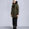 Parka con ribete de piel de oveja Stirling de la serie Gold Parka con ribete de piel de oveja Stirling de la serie Gold