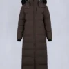 Parka Nyluxe Chelia con ribete de piel de oveja Parka Nyluxe Chelia con ribete de piel de oveja