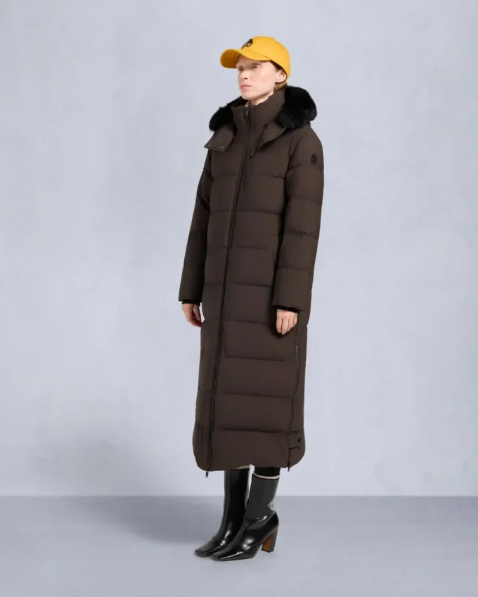 Parka Nyluxe Chelia con ribete de piel de oveja Parka Nyluxe Chelia con ribete de piel de oveja