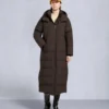 Parka Nyluxe Chelia con ribete de piel de oveja Parka Nyluxe Chelia con ribete de piel de oveja