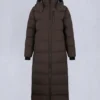 Parka Nyluxe Chelia con ribete de piel de oveja Parka Nyluxe Chelia con ribete de piel de oveja