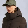 Parka Nyluxe Watershed con ribete de piel de oveja Parka Nyluxe Watershed con ribete de piel de oveja
